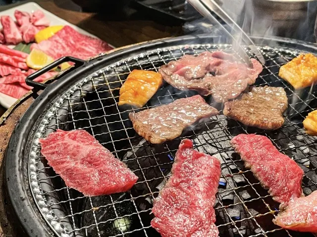 週末のご褒美が、また頑張る力になる ― 心理学と脳科学から考える「楽しみ」の力